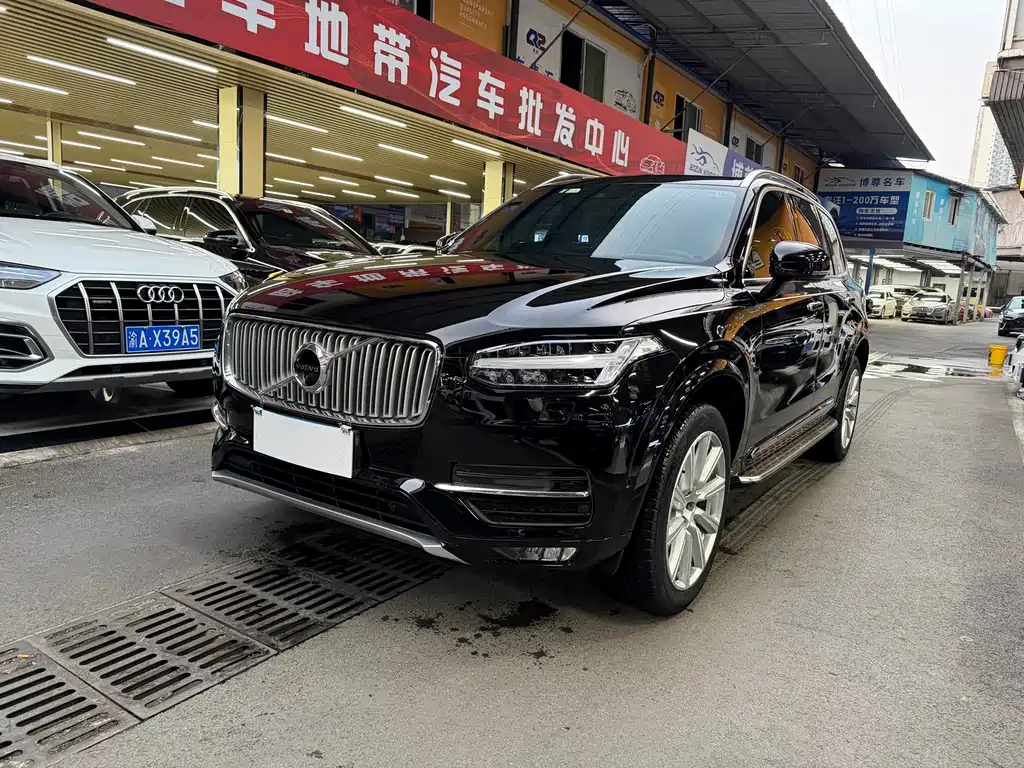 Volvo XC90 2018 — фото 1