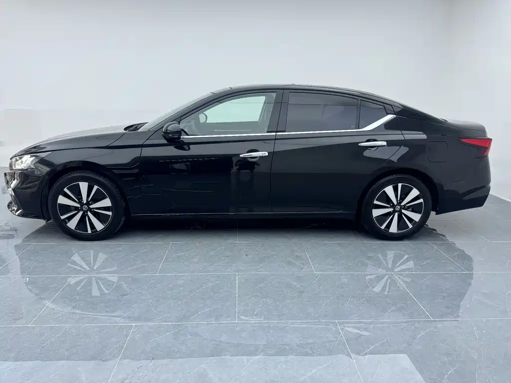 Nissan Teana 2023