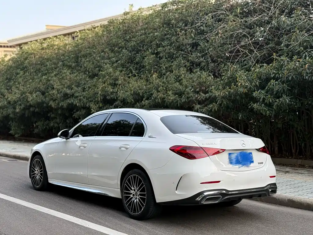 Mercedes-Benz C-Class 2023 — фото 9