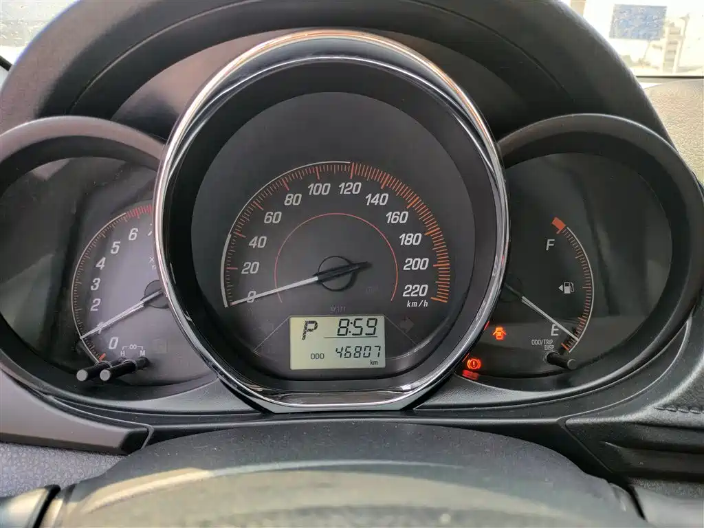 Toyota Yaris L 2020 — фото 12