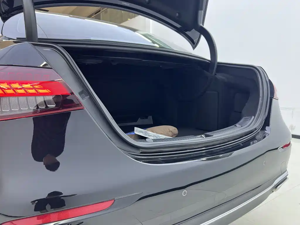 Mercedes-Benz E-Class 2022 — фото 23