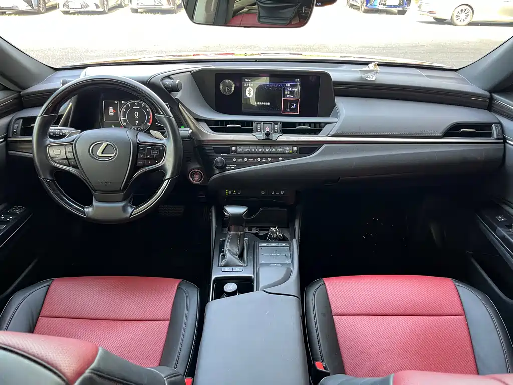 Lexus ES 2020 — фото 13