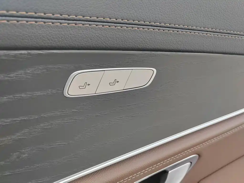 Mercedes-Benz E-Class 2023 — фото 17