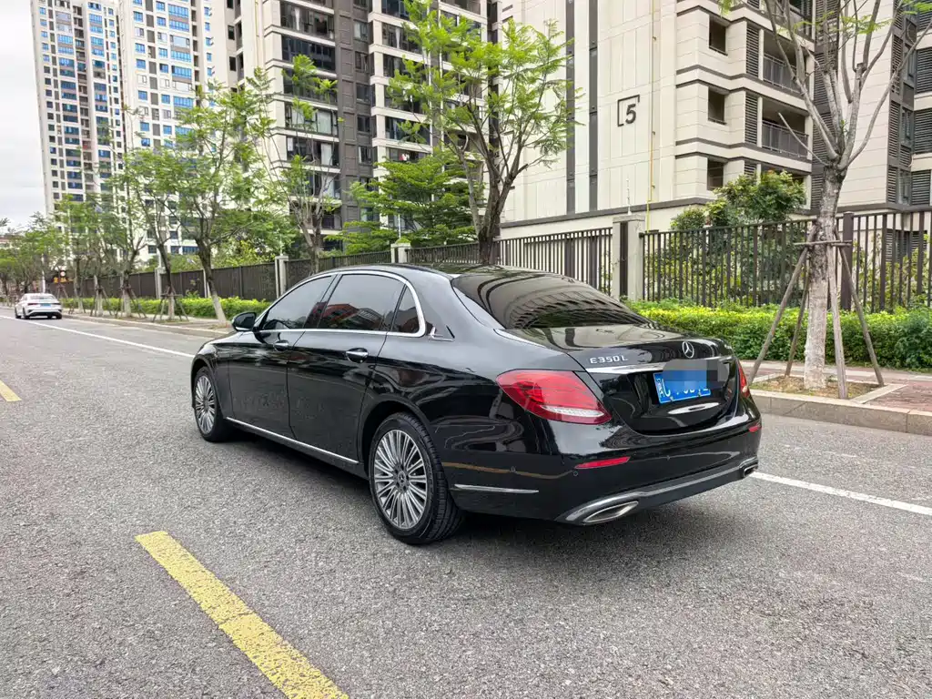 Mercedes-Benz E-Class 2020 — фото 9