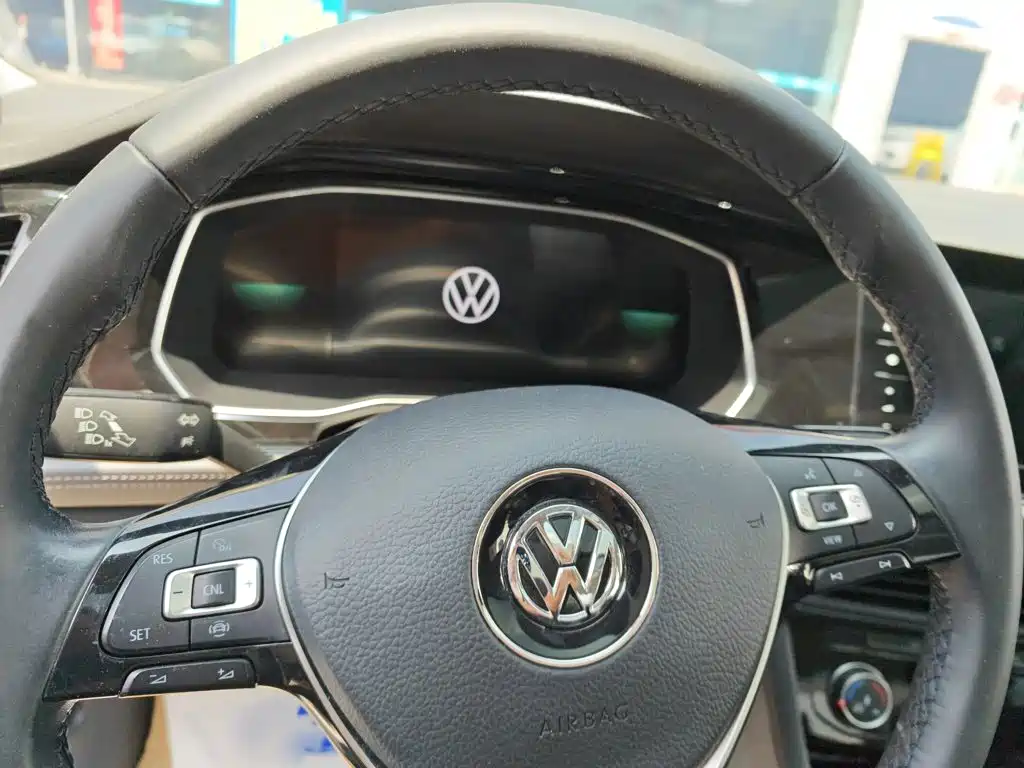 Volkswagen Sagitar 2020