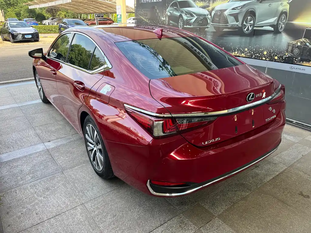 Lexus ES 2020 — фото 5