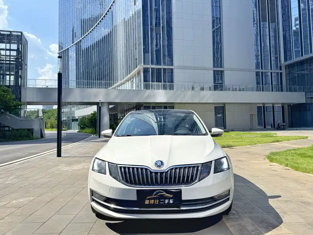 Skoda Octavia 2018 — фото 2
