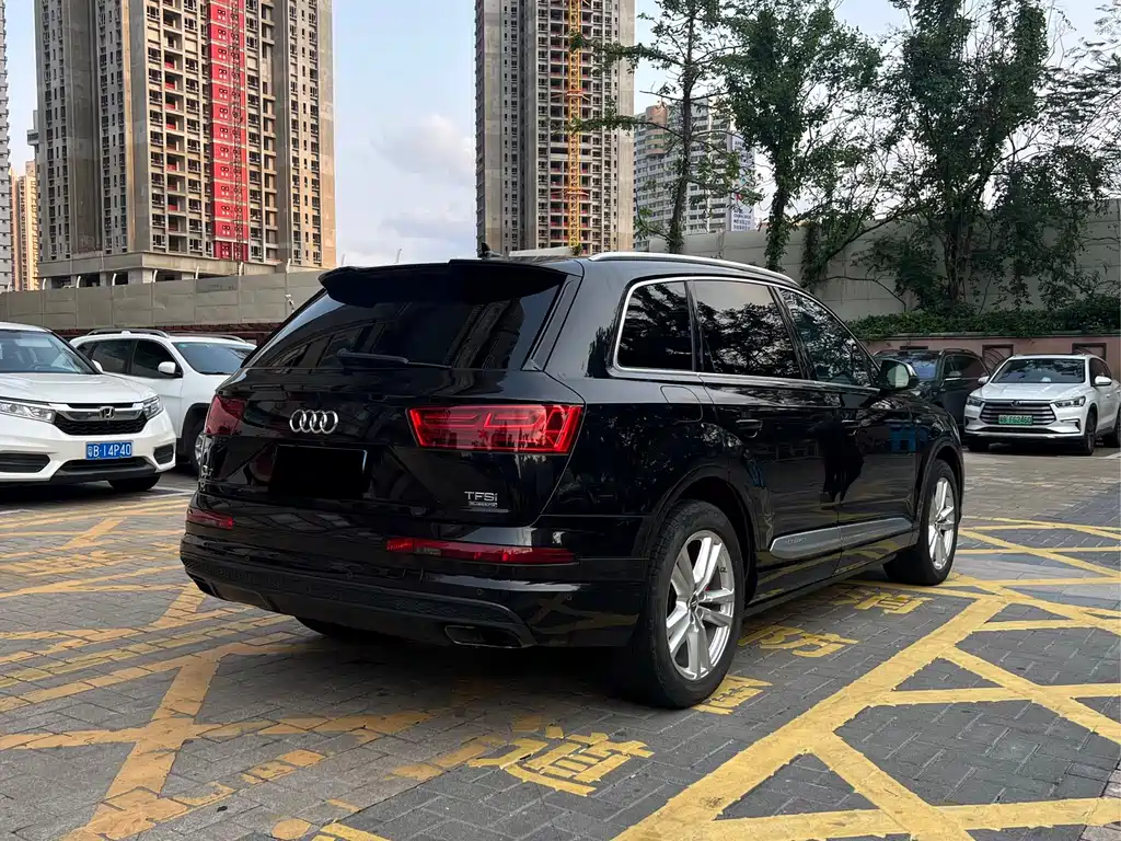 Audi Q7 2017 — фото 9