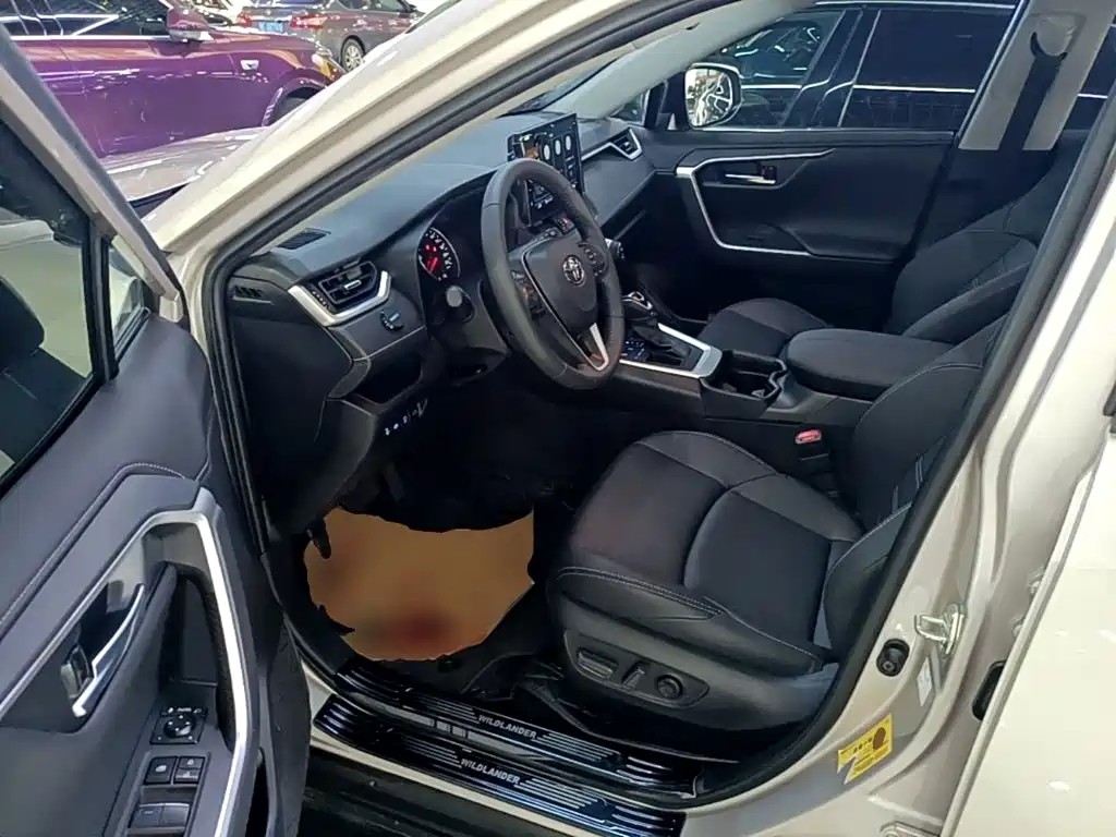 Toyota Wildlander 2022 — фото 16