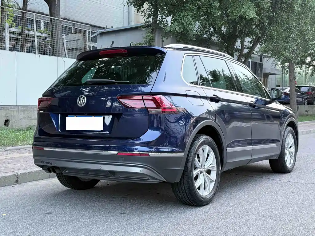 Volkswagen Tiguan 2017 — фото 22