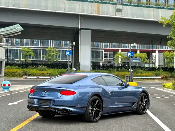 Bentley Continental 2021