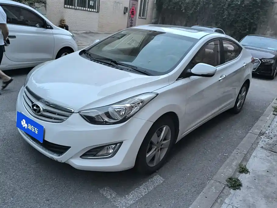 Hyundai Elantra Langdong 2013