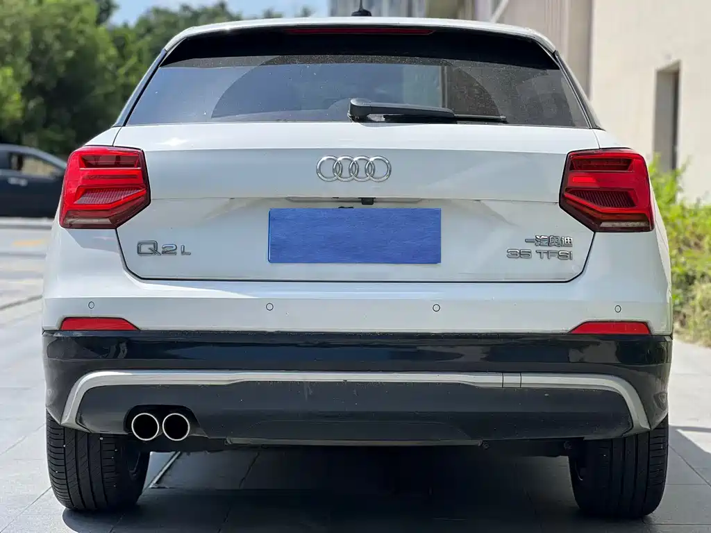 Audi Q2L 2020 — фото 8