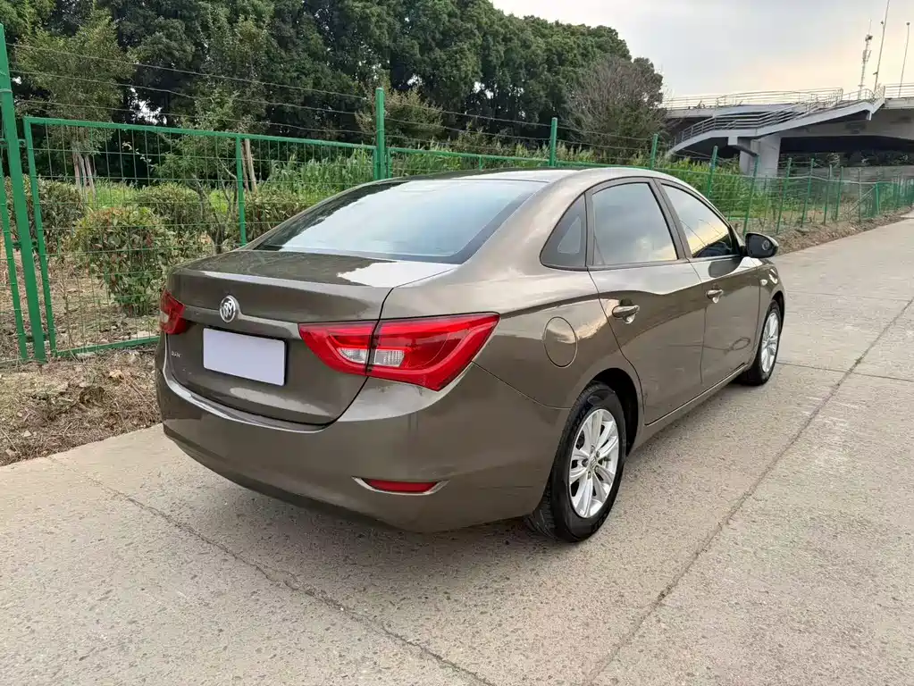 Buick Excelle 2016 — фото 12