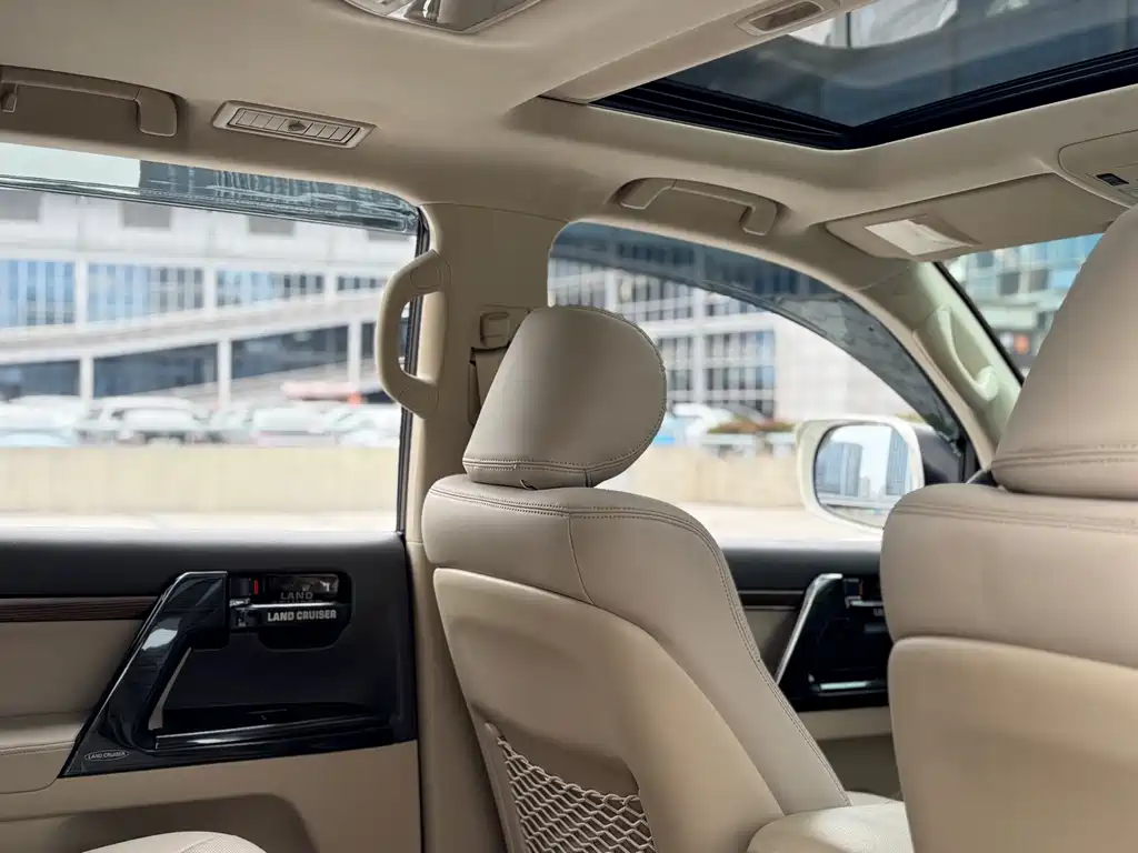 Toyota Land Cruiser 2019 — фото 13