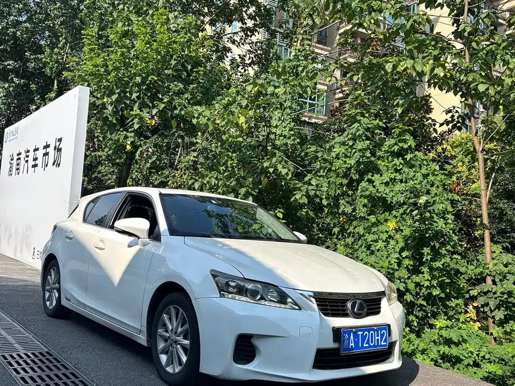 Lexus CT 2012
