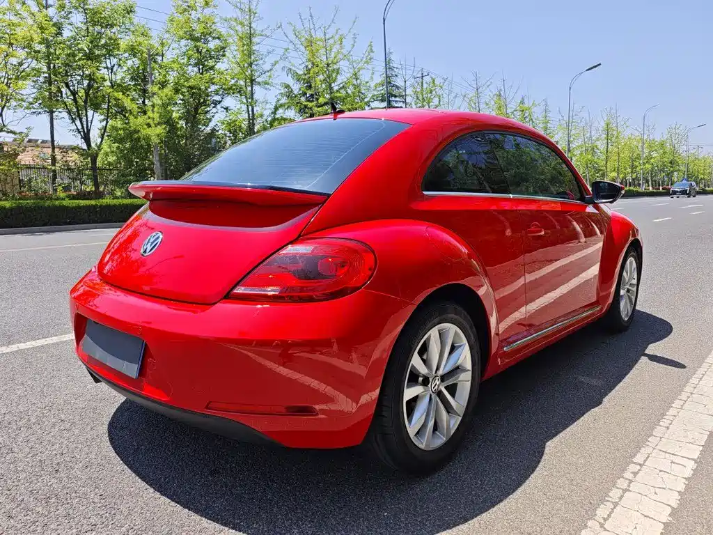 Volkswagen Beetle 2015 — фото 2