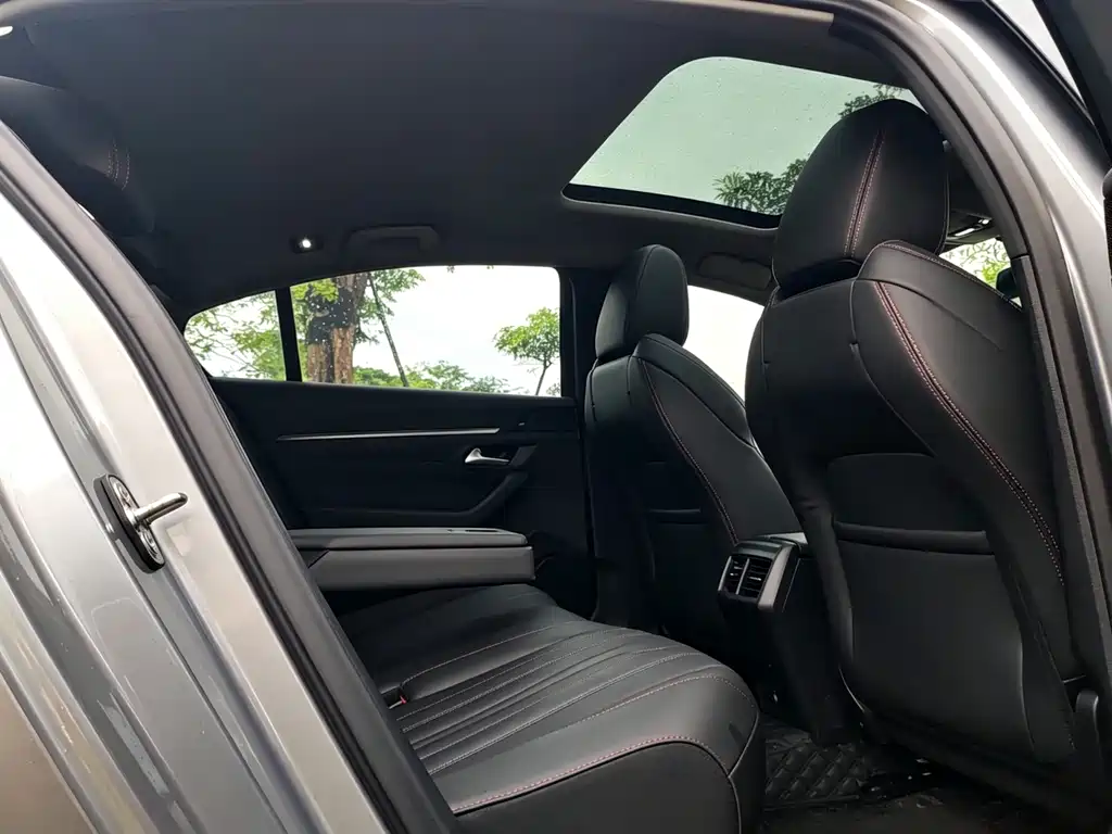 Peugeot 508 2023 — фото 13