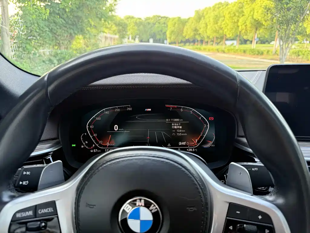 BMW 5 Series 2022 — фото 12