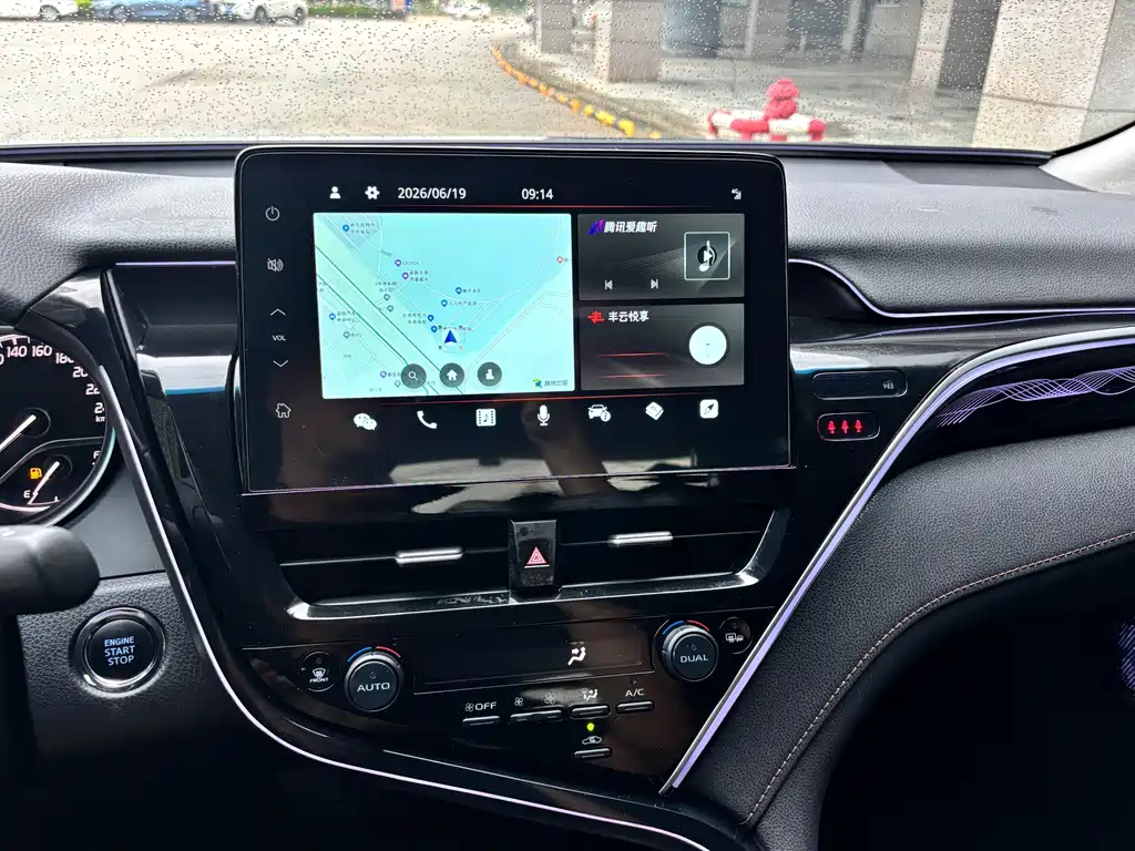 Toyota Camry 2023 — фото 13