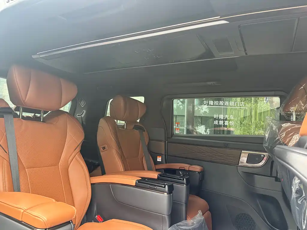 Toyota Vellfire — фото 10