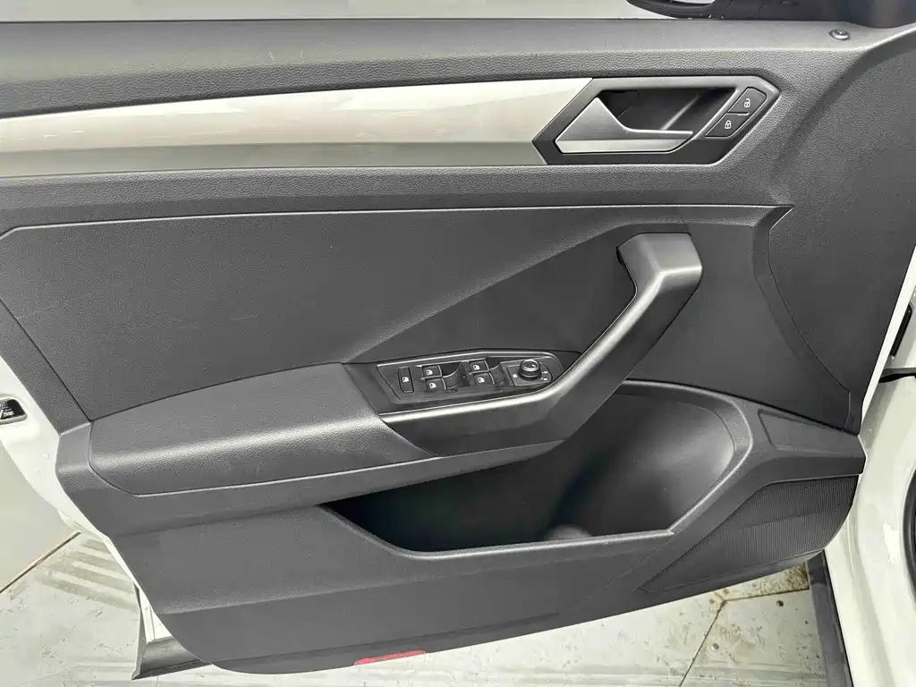 Volkswagen T-Roc 2022 — фото 10