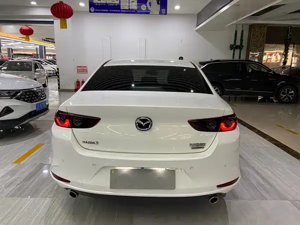 Mazda 3 Axela 2023