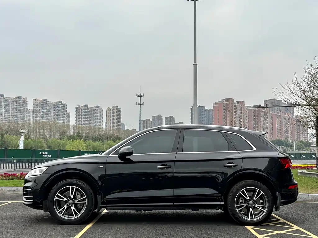 Audi Q5L 2019