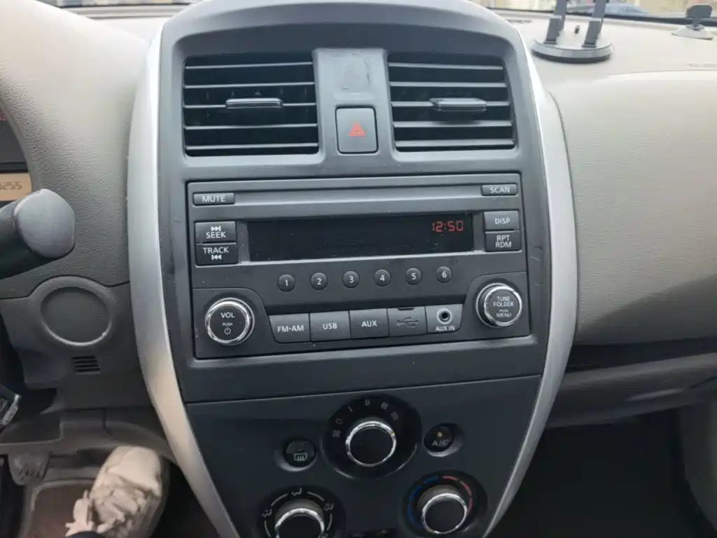 Nissan Sunny 2015 — фото 13