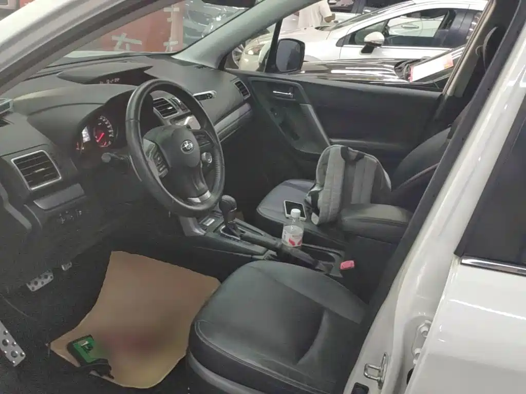 Subaru Forester 2015 — фото 15