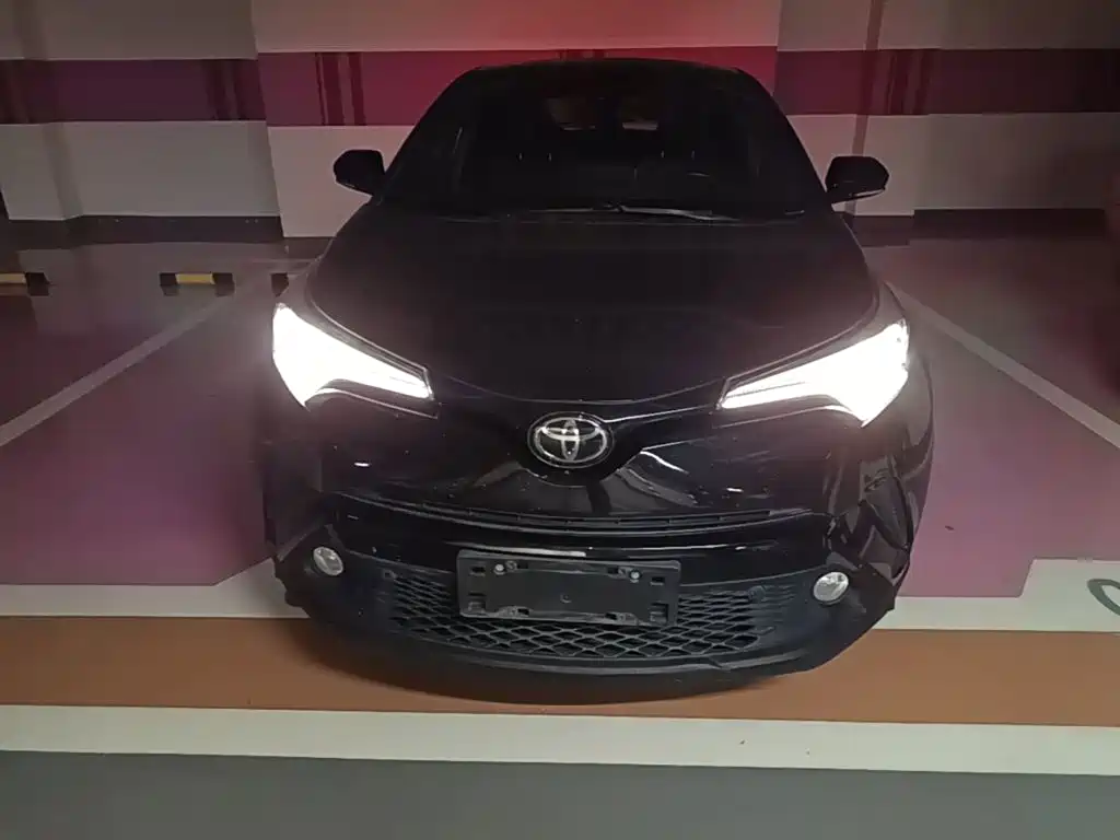 Toyota C-HR 2020 — фото 3