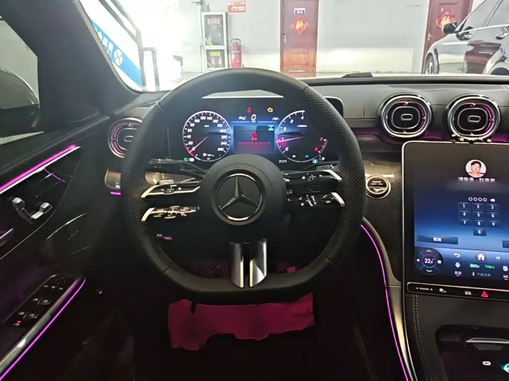 Mercedes-Benz C-Class 2025 — фото 11