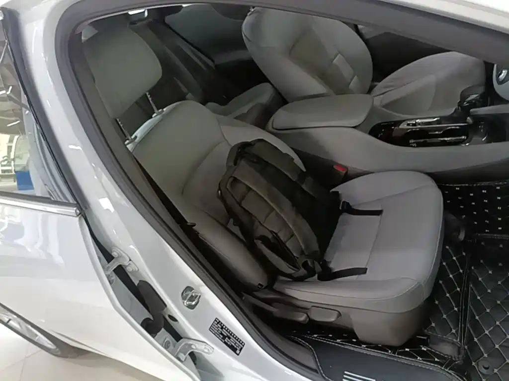 Chevrolet Malibu XL 2021 — фото 25