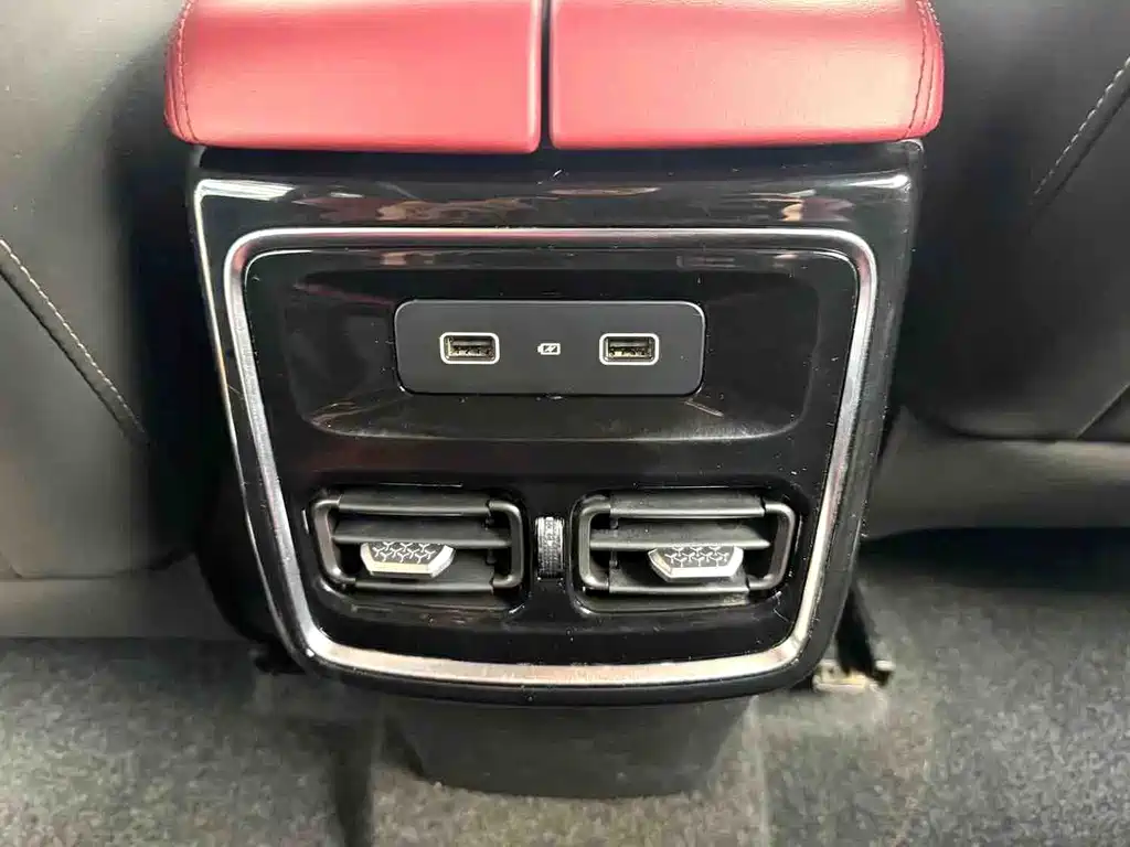 Jetour Jietu X70 PLUS 2023 — фото 11