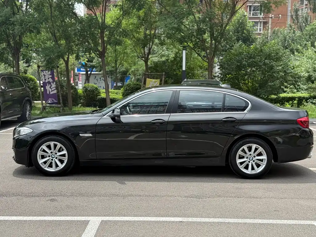 BMW 5 Series 2015 — фото 13