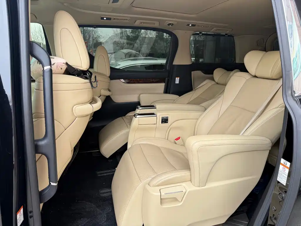 Toyota Alphard 2019 — фото 3