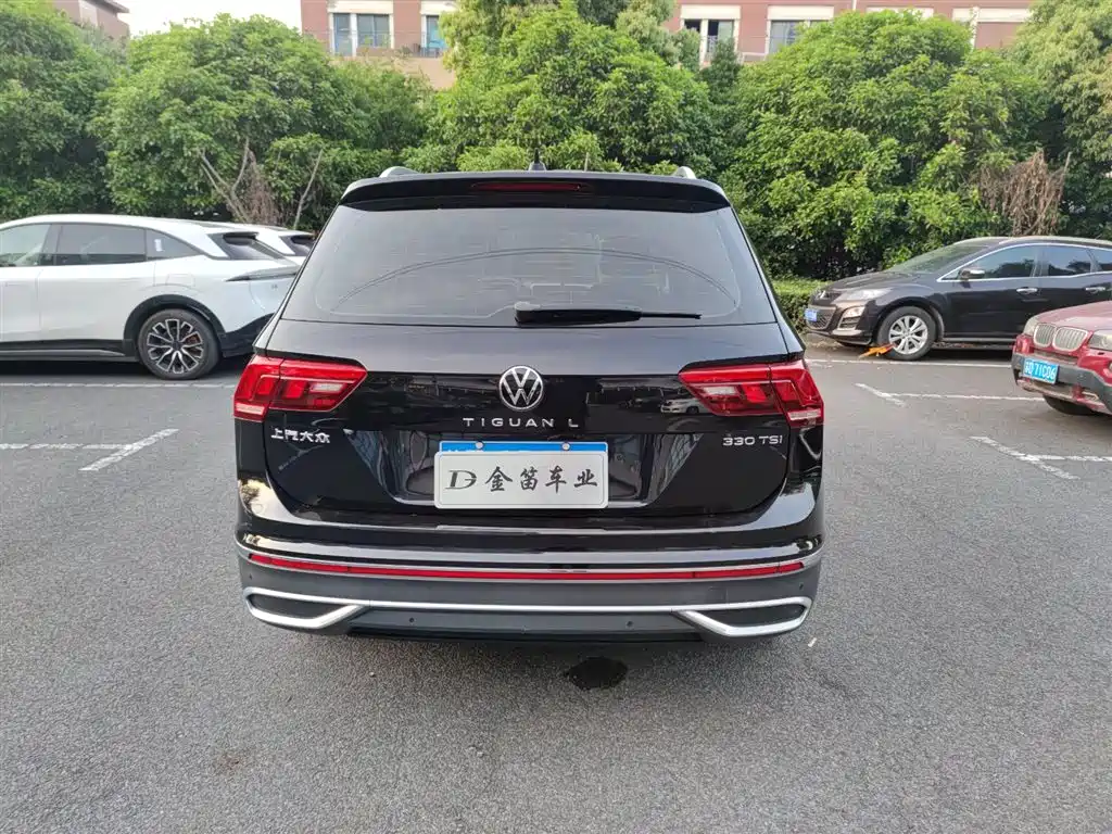 Volkswagen Tiguan L 2021 — фото 11