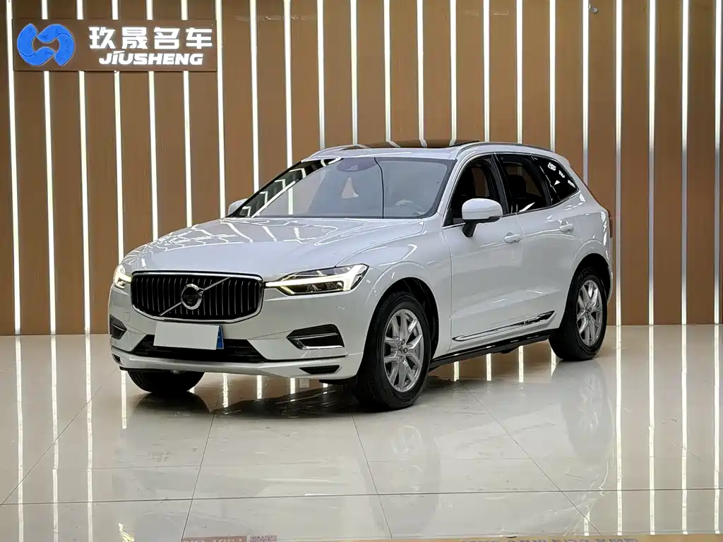 Volvo XC60 2020 — фото 1