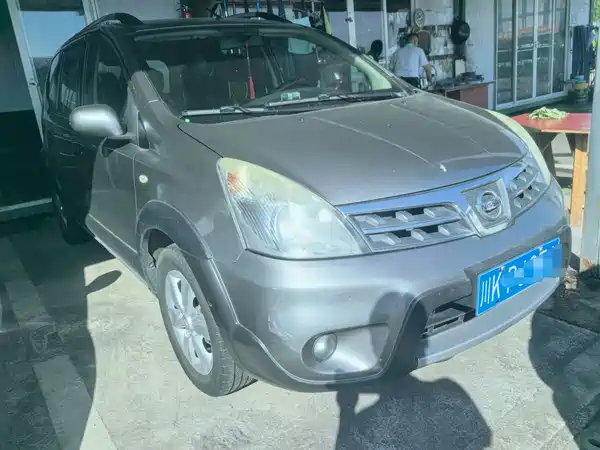 Nissan Livina 2010