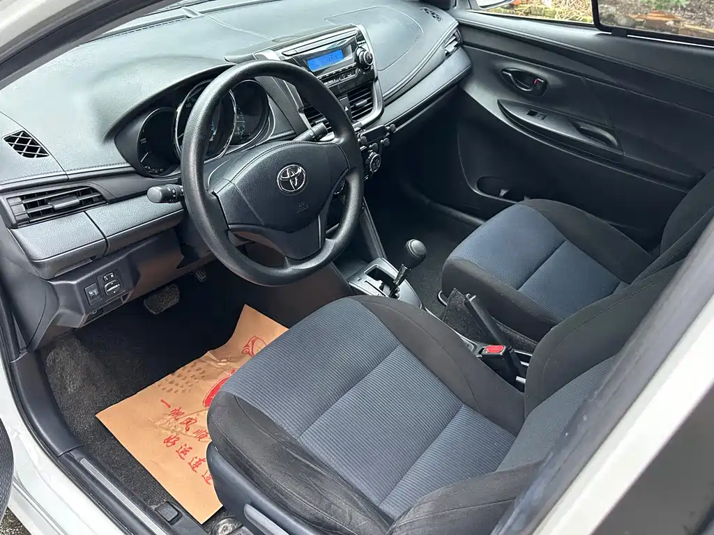 Toyota Yaris L 2019 — фото 9
