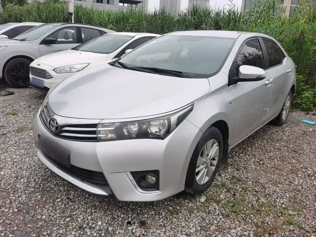 Toyota Corolla 2015 — фото 2