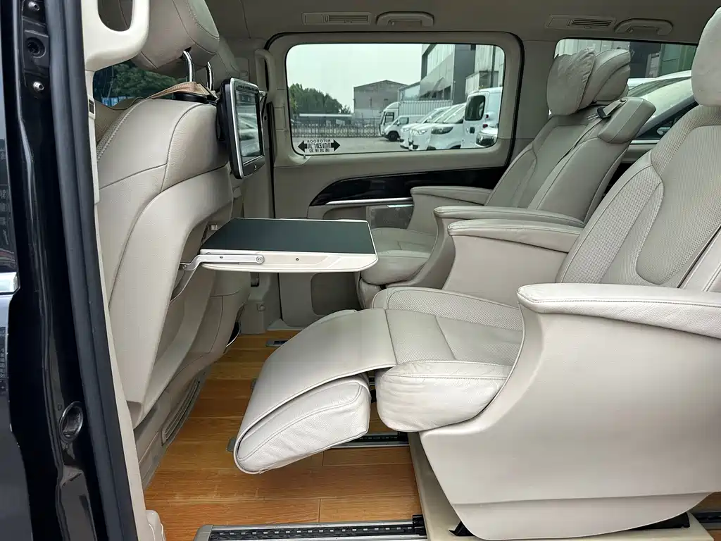 Mercedes-Benz V-Class 2016 — фото 22