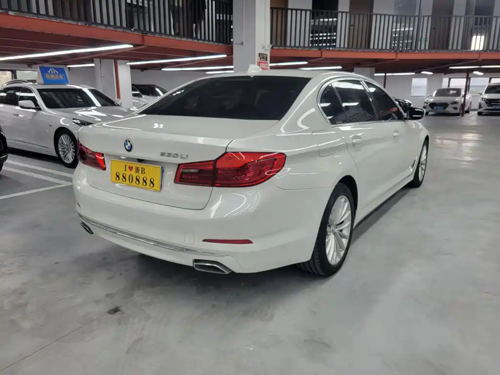 BMW 5 Series 2020 — фото 12