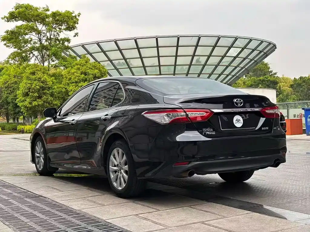 Toyota Camry 2018 — фото 7