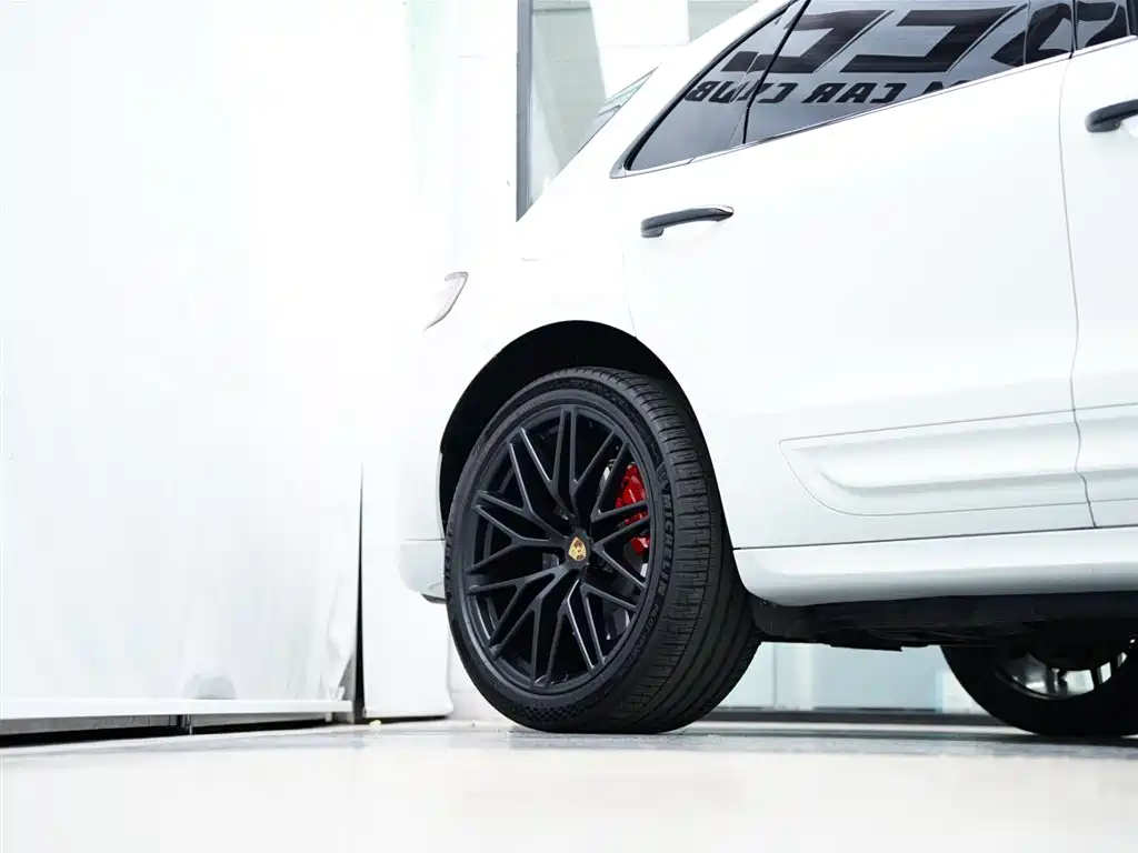 Porsche Macan 2023 — фото 56