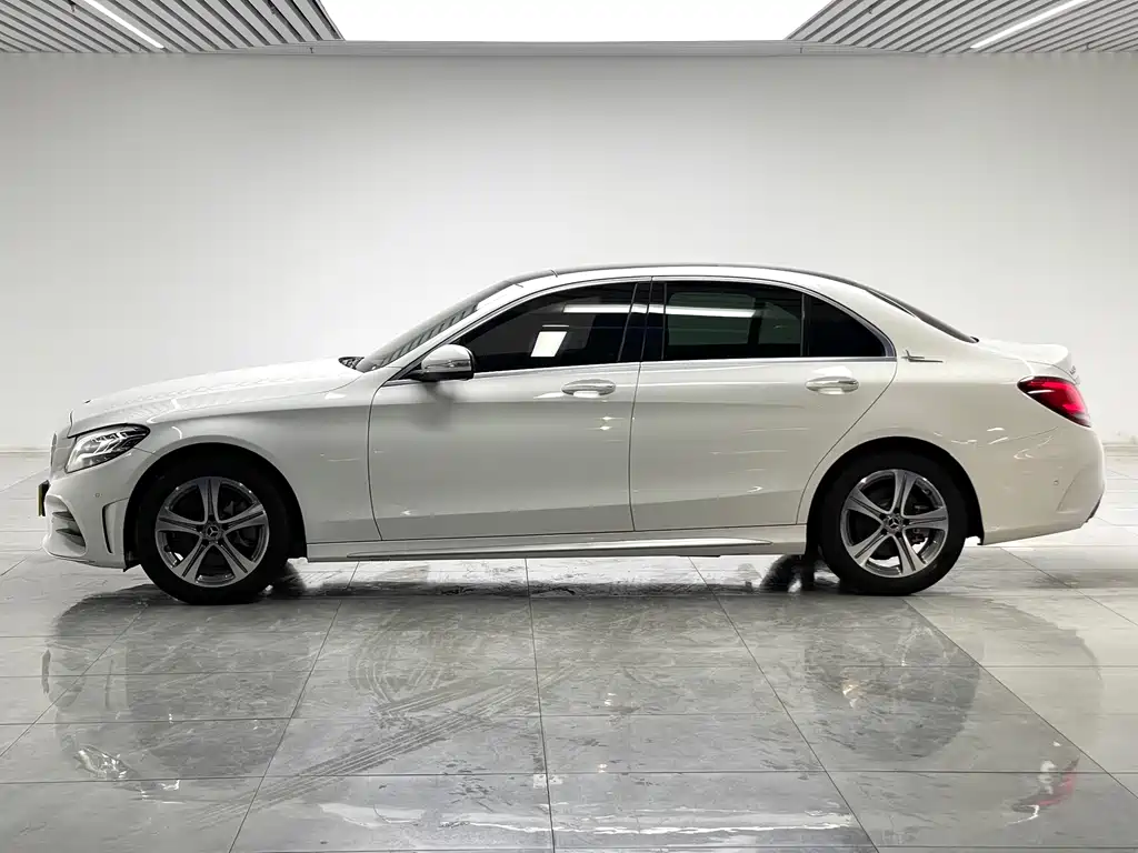 Mercedes-Benz C-Class 2020
