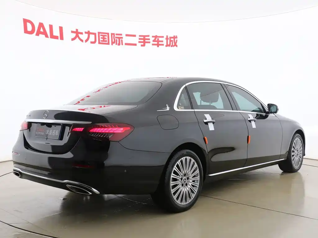 Mercedes-Benz E-Class 2022 — фото 14