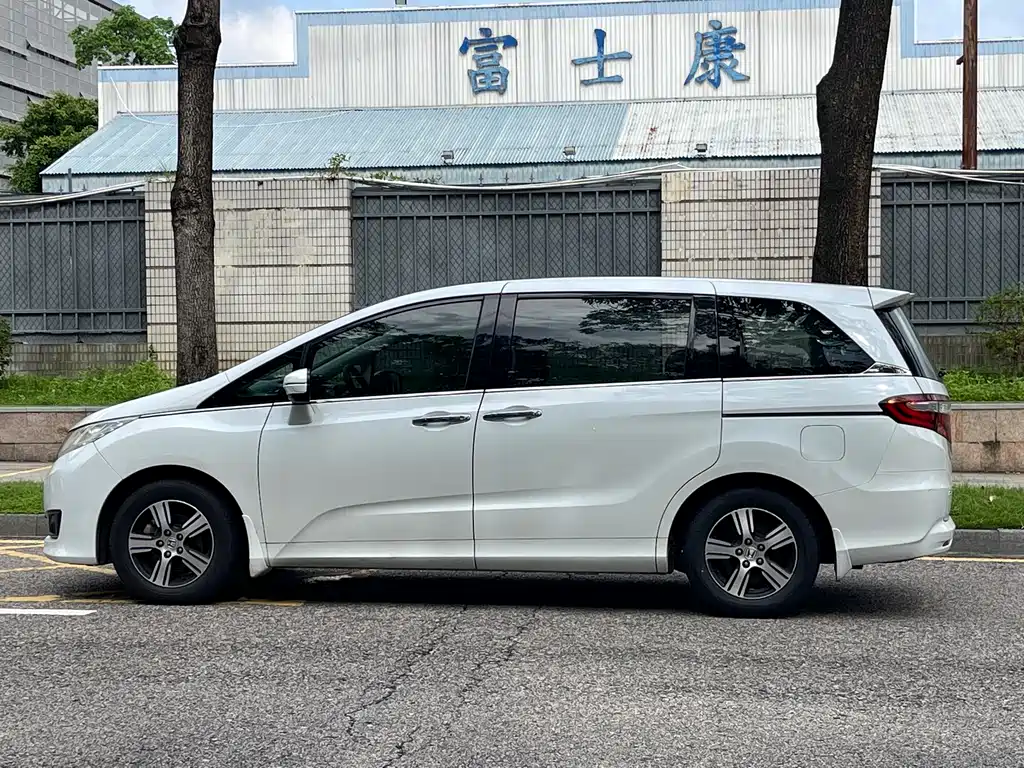 Honda Odyssey 2018 — фото 14