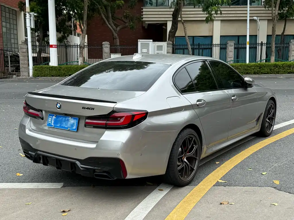 BMW 5 Series 2021