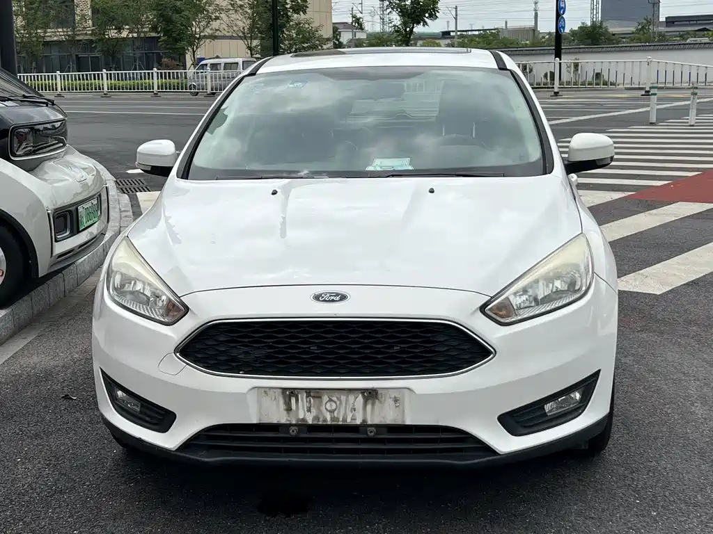 Ford Focus 2018 — фото 2